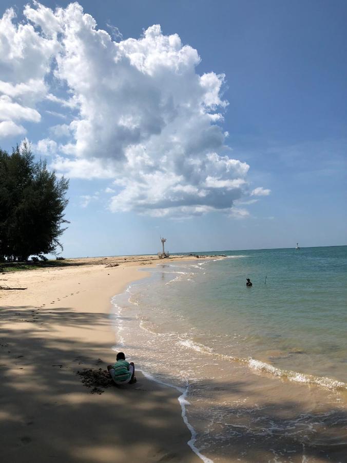 Thipwararom Takuapa